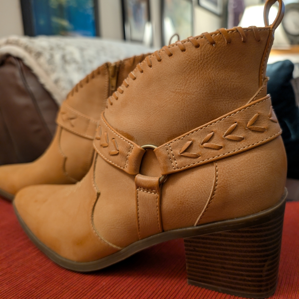 FRYE AND CO. Tan Ankle Booties (Brand New Without Box) sz 10 - Picture 2 of 2
